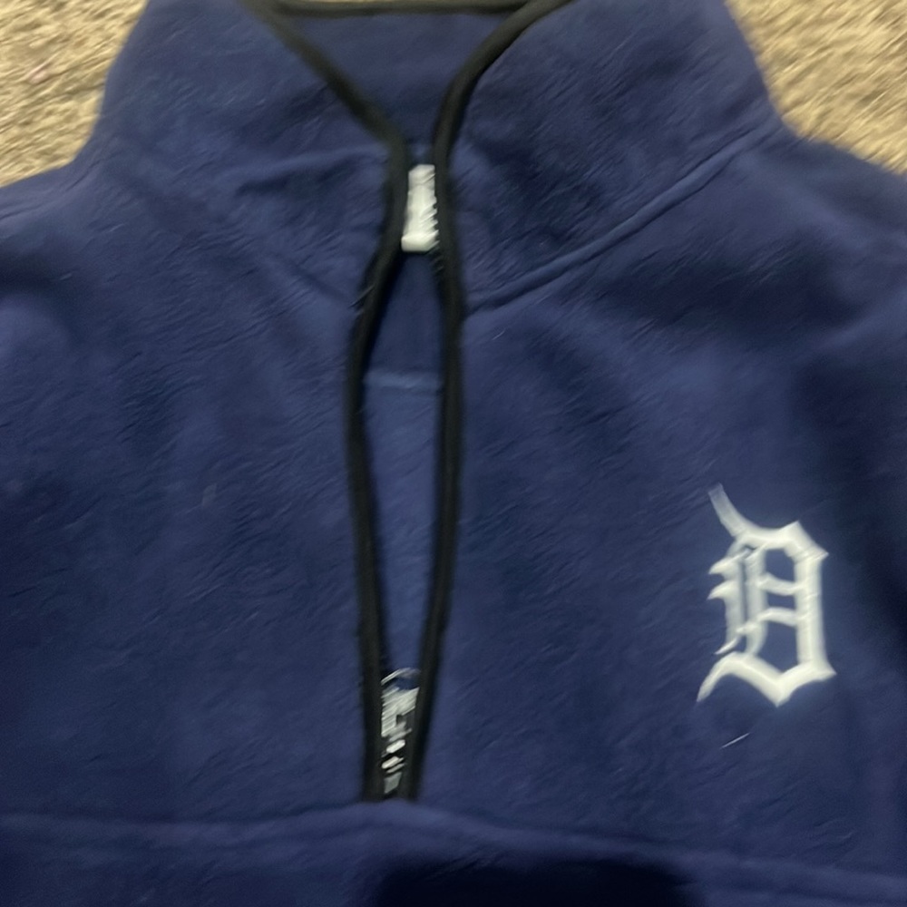 Men’s Old English D Quarter Zip - Picture 2 of 4